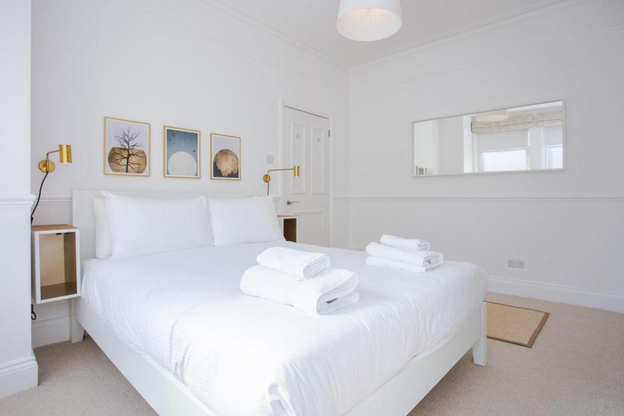 Stylish&modern 3 Bed Flat In Nw W Garden London